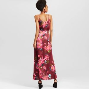 Xhilaration Dresses - Fashion Wome Juniors Satin V-Neck Floral Dress Xhilaration Dresses - Fashion Wome Juniors Satin V-Neck Floral Dress